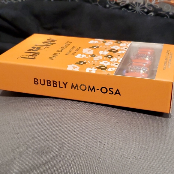 Red Aspen Nail Dashes 💅 - Picture 2 of 3